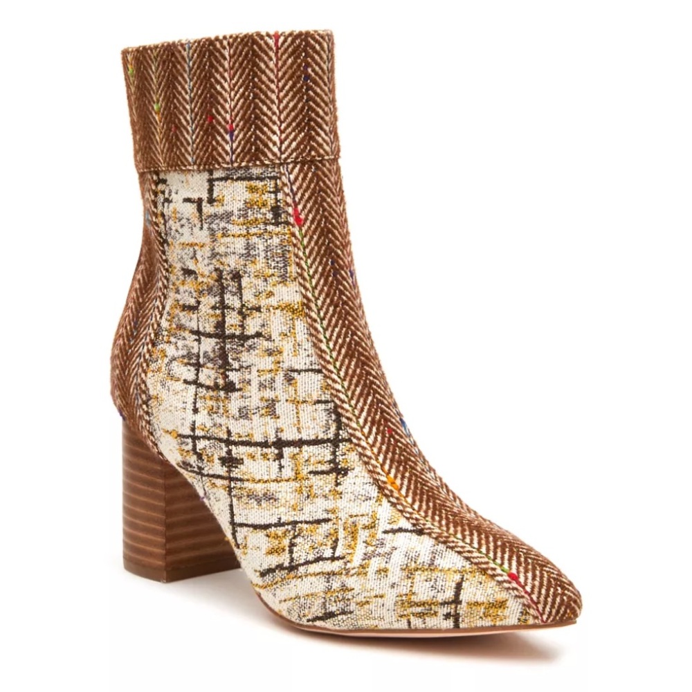 NWOT Pointed Heeled Ankle Bootie